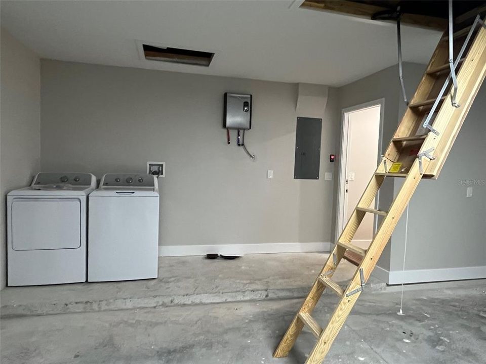 For Sale: $582,000 (6 beds, 0 baths, 2622 Square Feet)