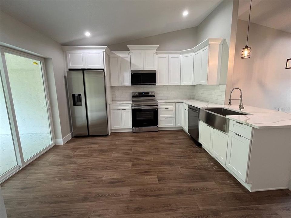 For Sale: $582,000 (6 beds, 0 baths, 2622 Square Feet)