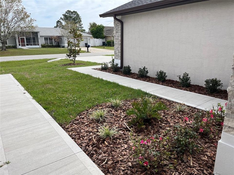 For Sale: $582,000 (6 beds, 0 baths, 2622 Square Feet)