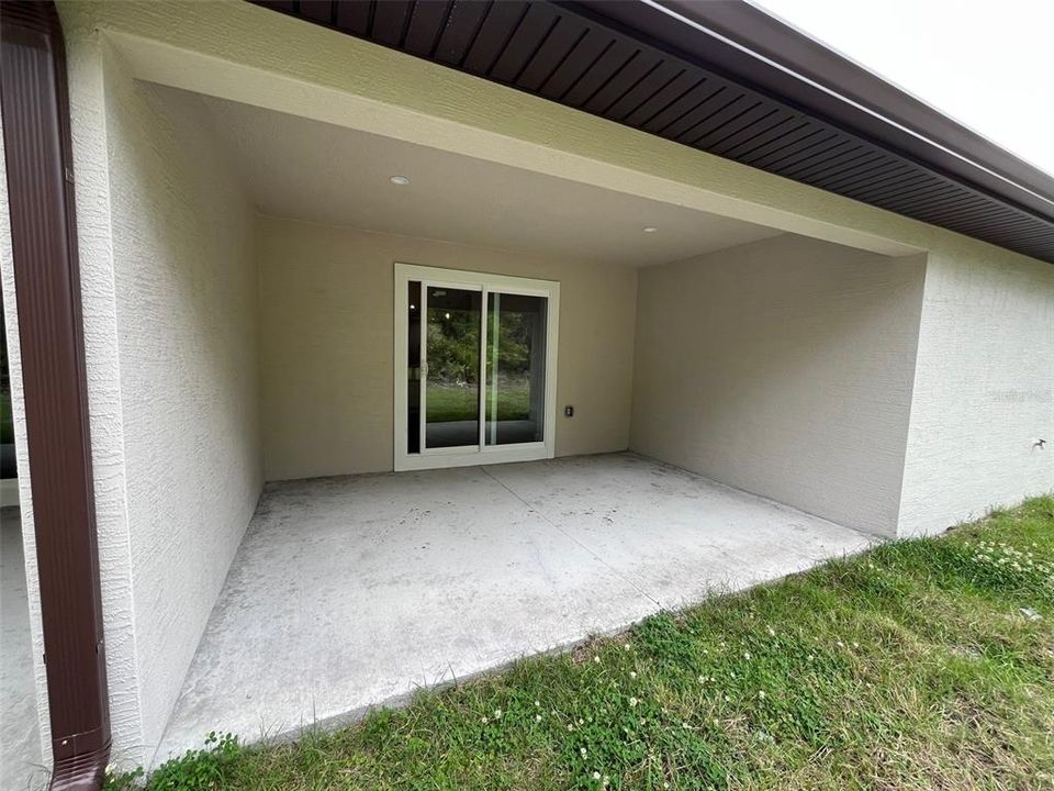 For Sale: $582,000 (6 beds, 0 baths, 2622 Square Feet)