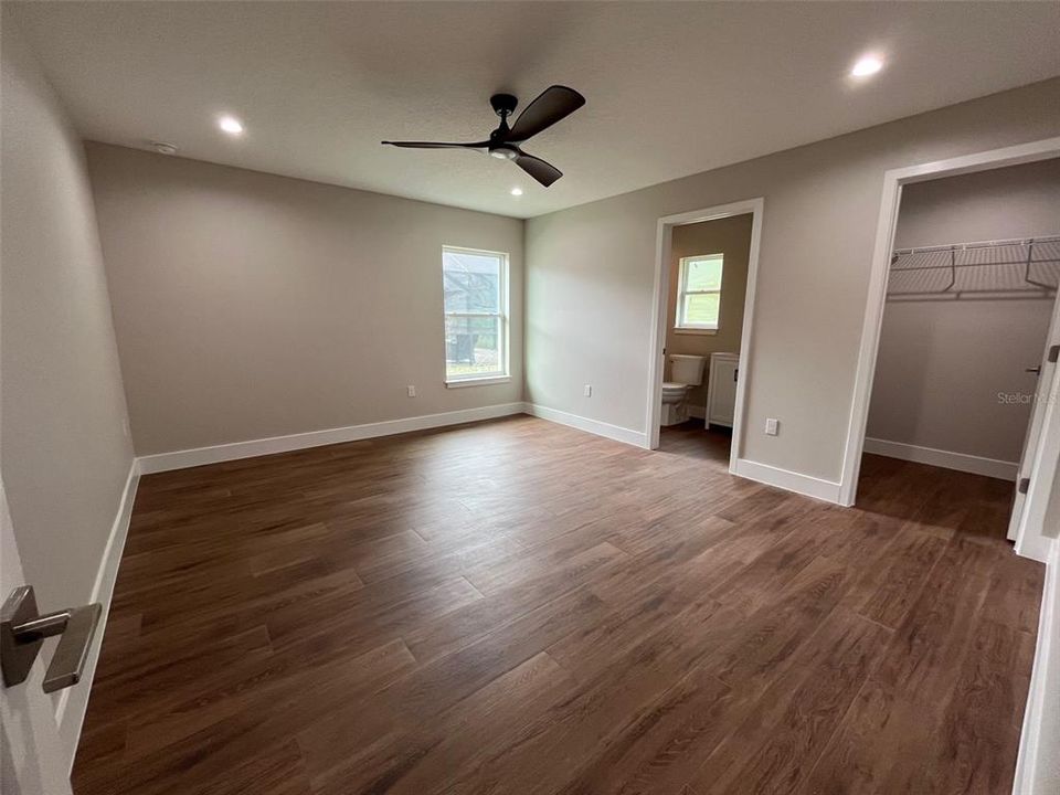 For Sale: $582,000 (6 beds, 0 baths, 2622 Square Feet)