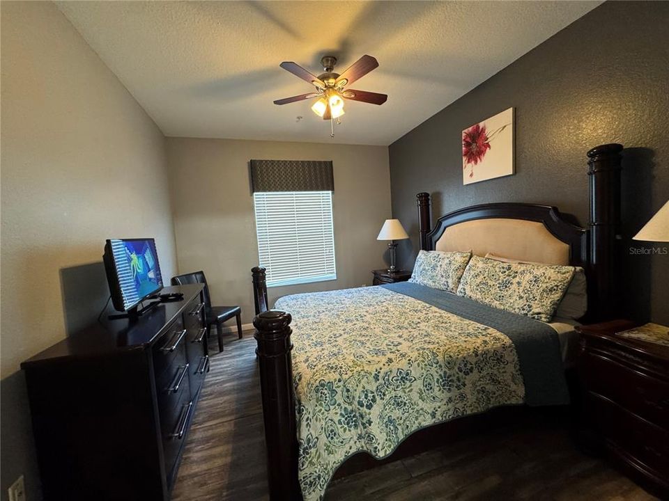 Activo con contrato: $199,800 (3 camas, 2 baños, 1402 Pies cuadrados)
