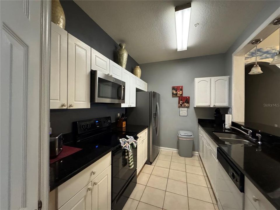 Activo con contrato: $199,800 (3 camas, 2 baños, 1402 Pies cuadrados)