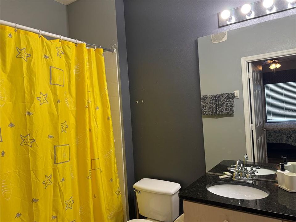 Activo con contrato: $199,800 (3 camas, 2 baños, 1402 Pies cuadrados)