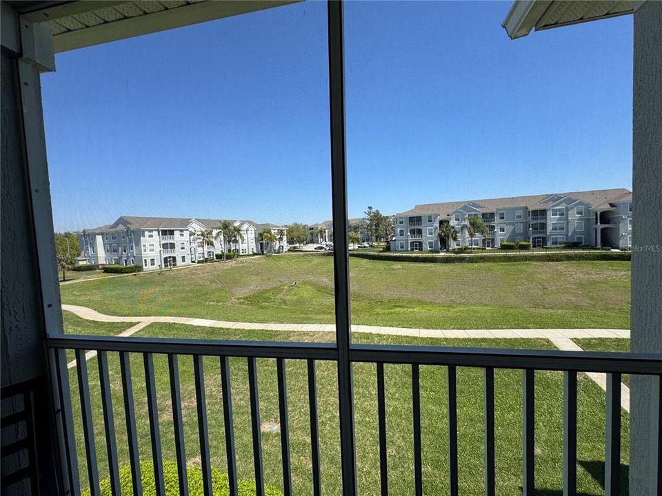 Activo con contrato: $199,800 (3 camas, 2 baños, 1402 Pies cuadrados)