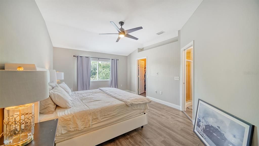 Под контрактом: $4,000 (4 спален, 2 ванн, 2217 Квадратных фут)