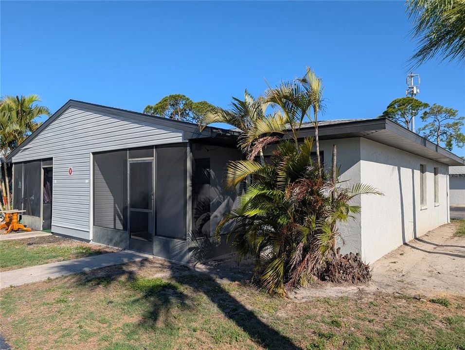 Activo con contrato: $1,500 (2 camas, 1 baños, 840 Pies cuadrados)