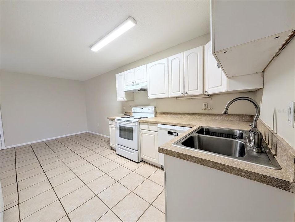 Activo con contrato: $1,500 (2 camas, 1 baños, 840 Pies cuadrados)