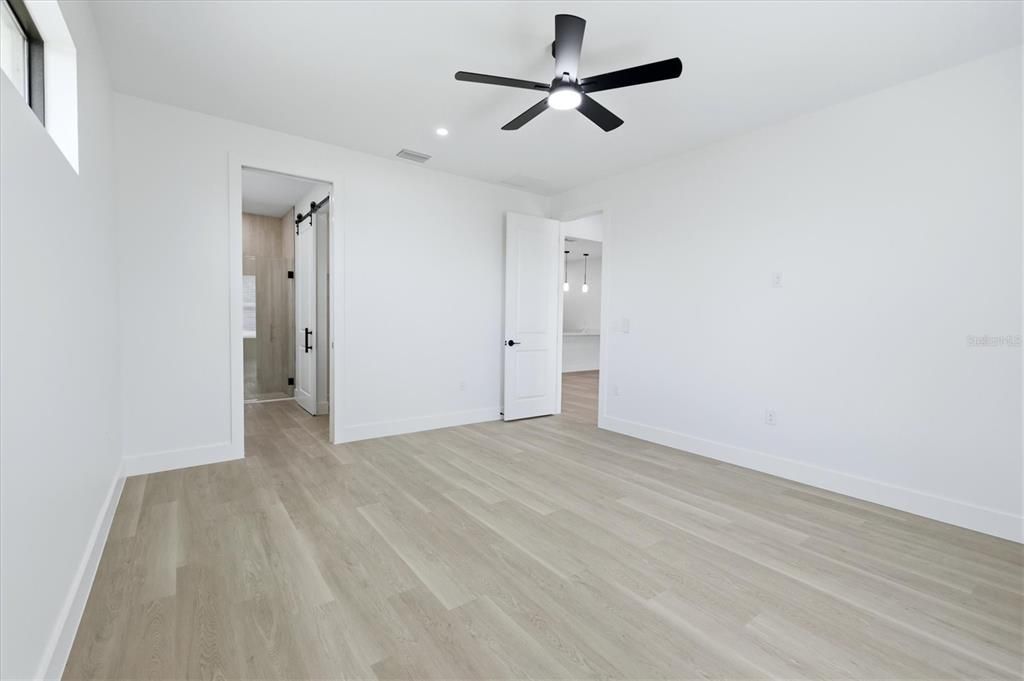 For Rent: $1,900 (3 beds, 2 baths, 1373 Square Feet)