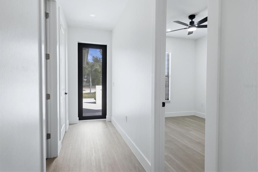 For Rent: $1,900 (3 beds, 2 baths, 1373 Square Feet)