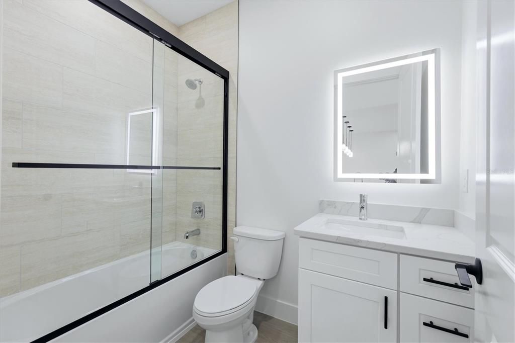 For Rent: $1,900 (3 beds, 2 baths, 1373 Square Feet)
