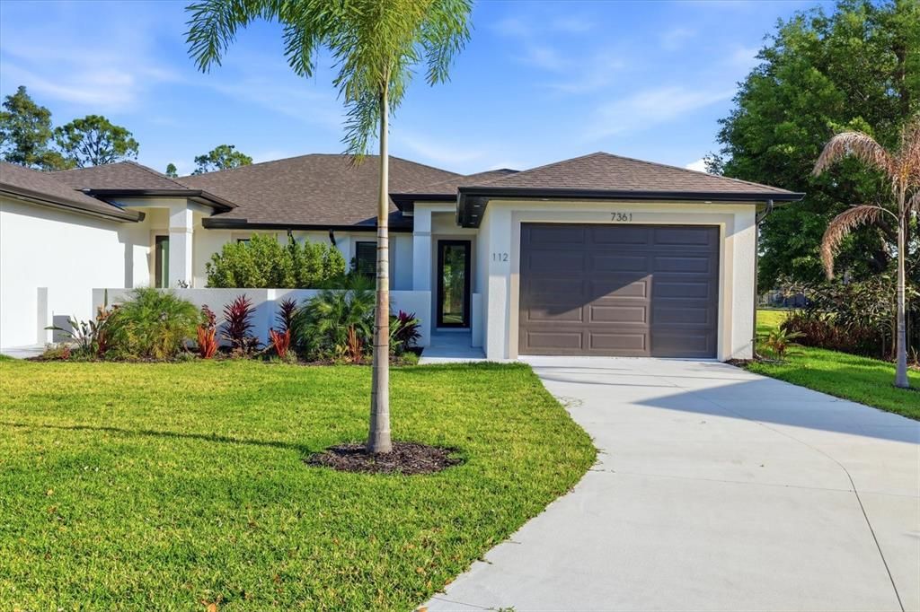For Rent: $1,900 (3 beds, 2 baths, 1373 Square Feet)