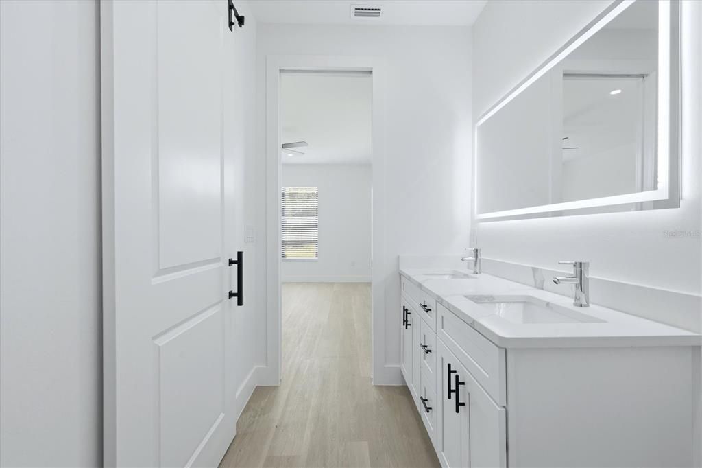 For Rent: $1,900 (3 beds, 2 baths, 1373 Square Feet)