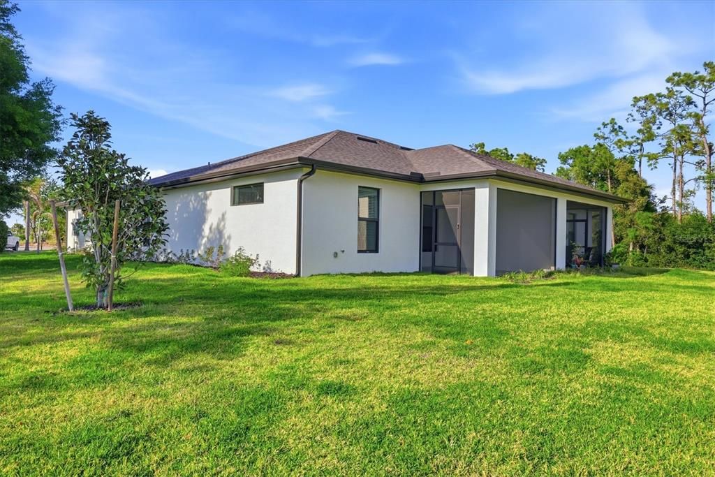For Rent: $1,900 (3 beds, 2 baths, 1373 Square Feet)