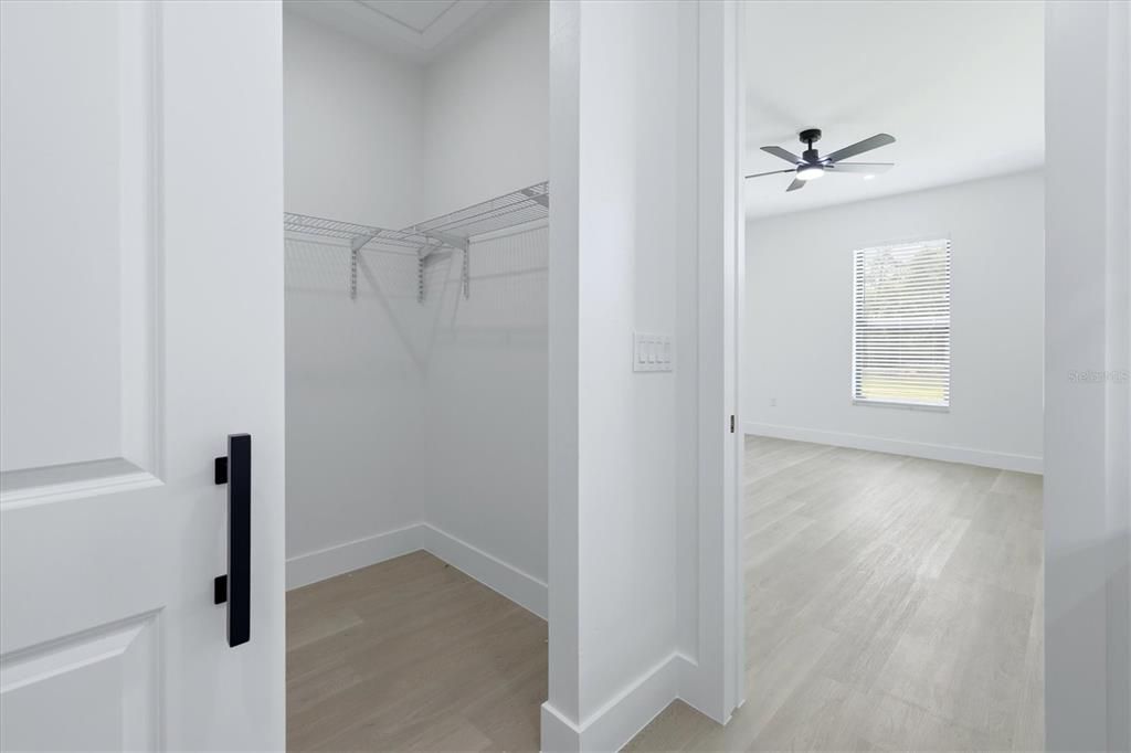For Rent: $1,900 (3 beds, 2 baths, 1373 Square Feet)