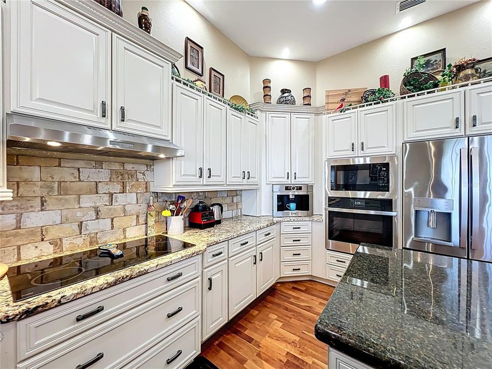 For Sale: $1,499,000 (4 beds, 4 baths, 3613 Square Feet)
