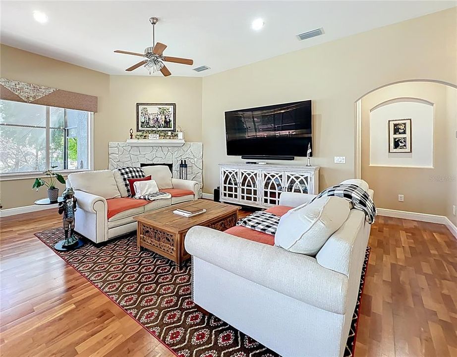 For Sale: $1,499,000 (4 beds, 4 baths, 3613 Square Feet)