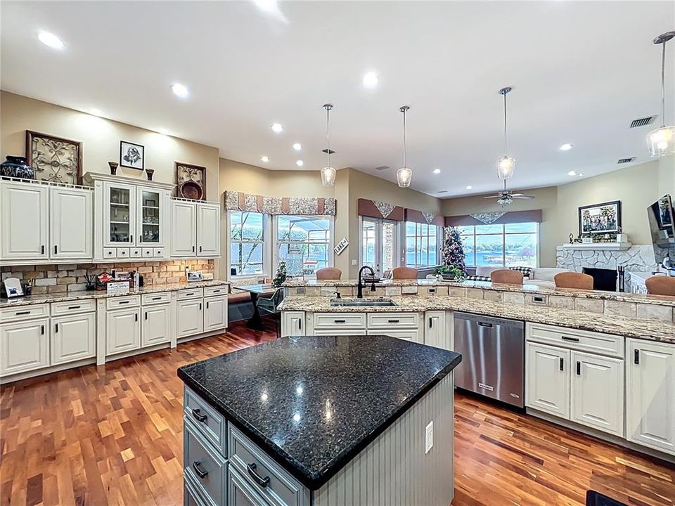 For Sale: $1,499,000 (4 beds, 4 baths, 3613 Square Feet)