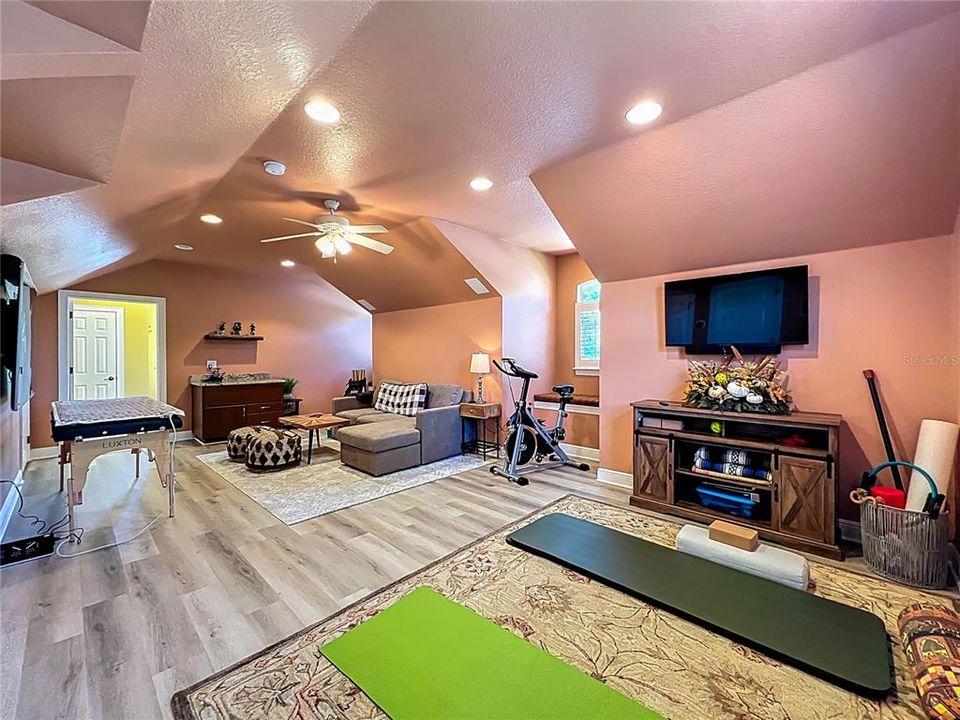For Sale: $1,499,000 (4 beds, 4 baths, 3613 Square Feet)