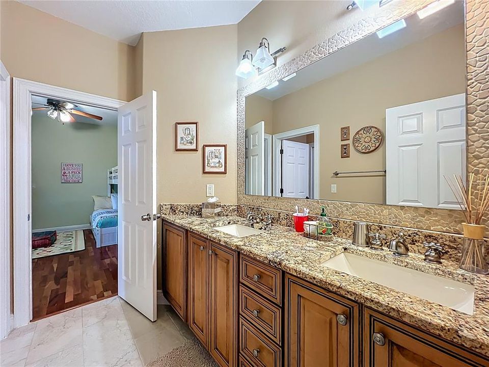 For Sale: $1,499,000 (4 beds, 4 baths, 3613 Square Feet)