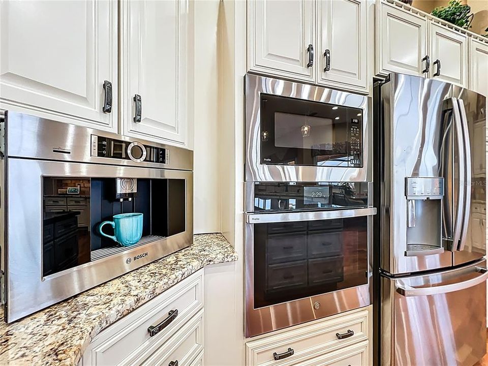 For Sale: $1,499,000 (4 beds, 4 baths, 3613 Square Feet)