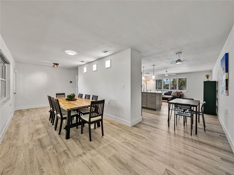 Activo con contrato: $4,500 (2 camas, 2 baños, 1518 Pies cuadrados)
