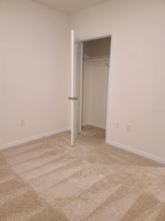 Activo con contrato: $2,400 (3 camas, 2 baños, 1516 Pies cuadrados)