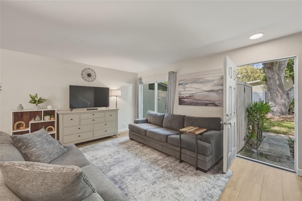 En Venta: $175,000 (2 camas, 1 baños, 1102 Pies cuadrados)