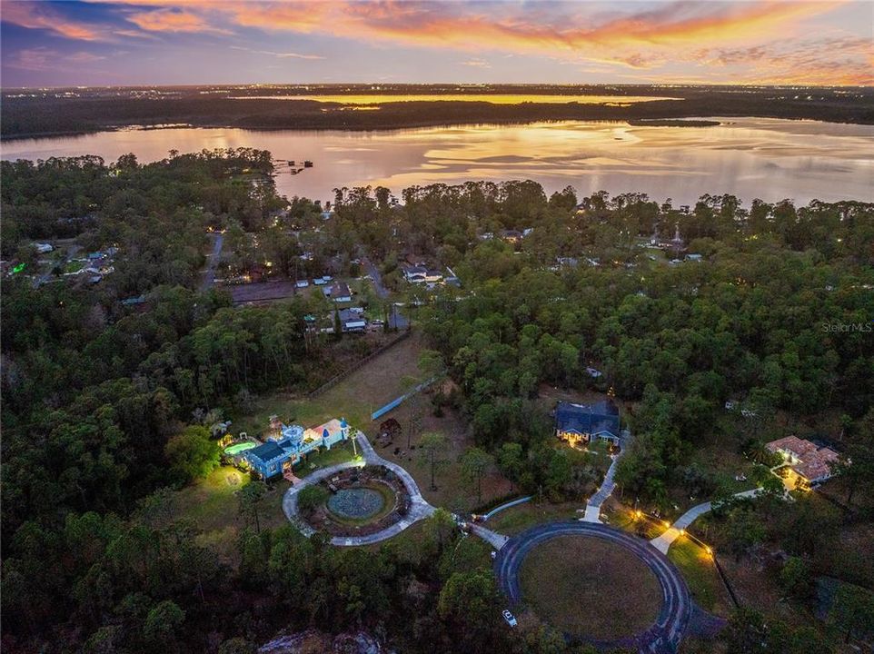На продажу: $1,899,999 (5 спален, 3 ванн, 4680 Квадратных фут)