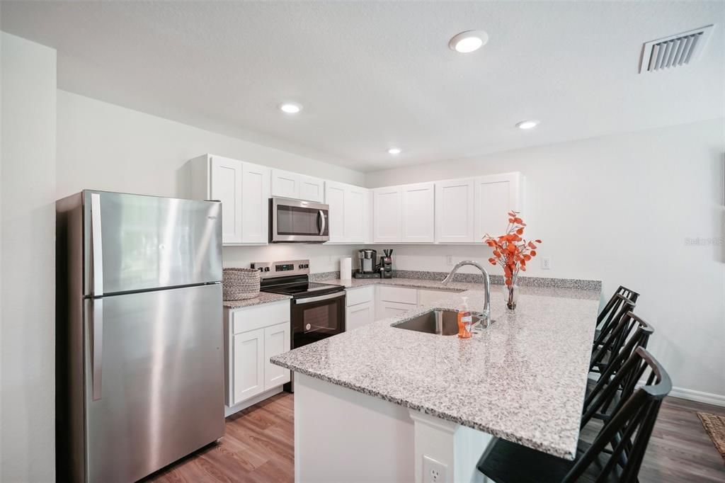 Active With Contract: $263,990 (4 beds, 2 baths, 1672 Square Feet)