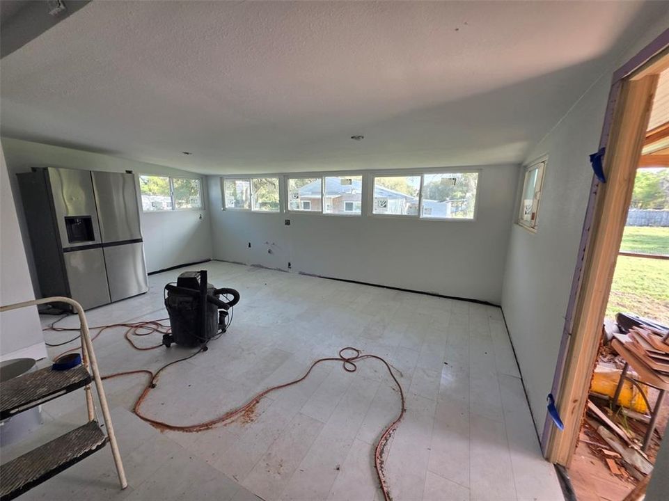 For Sale: $245,000 (4 beds, 2 baths, 1824 Square Feet)