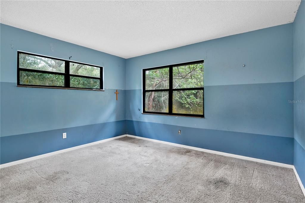 For Sale: $559,000 (4 beds, 2 baths, 2523 Square Feet)
