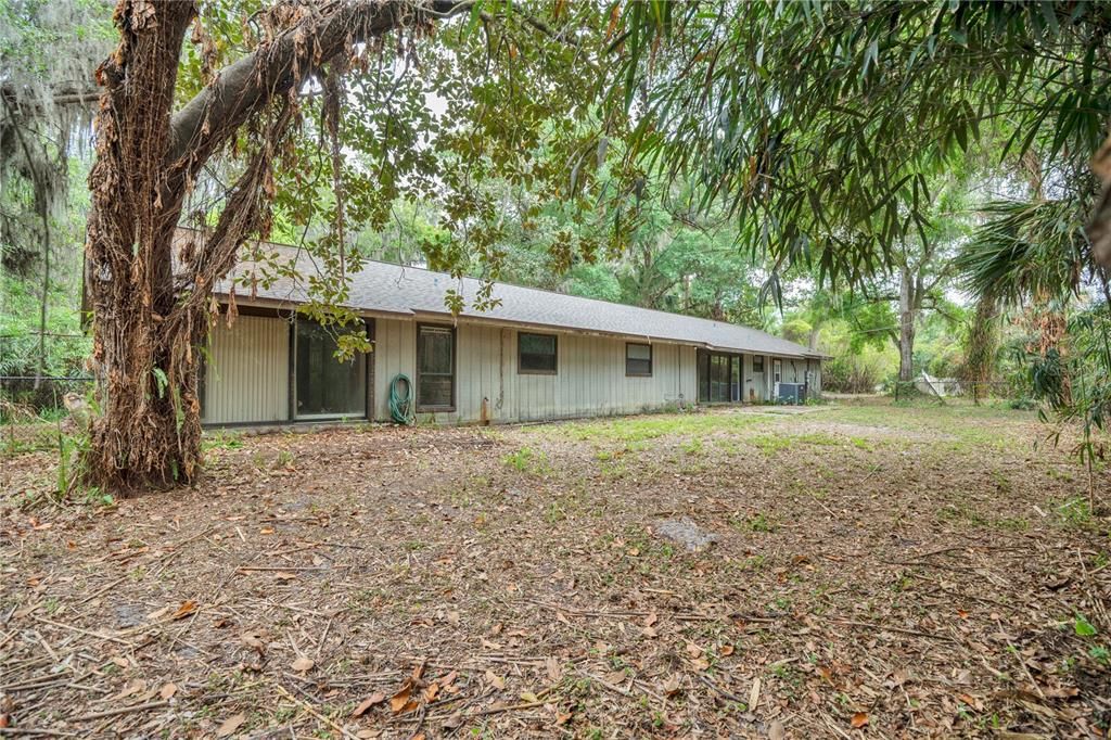 For Sale: $559,000 (4 beds, 2 baths, 2523 Square Feet)