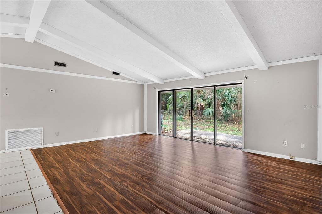 For Sale: $559,000 (4 beds, 2 baths, 2523 Square Feet)