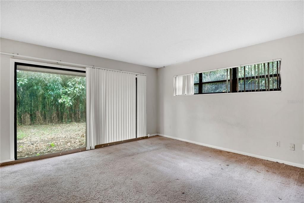 For Sale: $559,000 (4 beds, 2 baths, 2523 Square Feet)