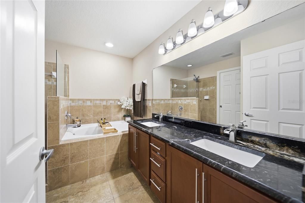 En Venta: $299,999 (3 camas, 2 baños, 1410 Pies cuadrados)