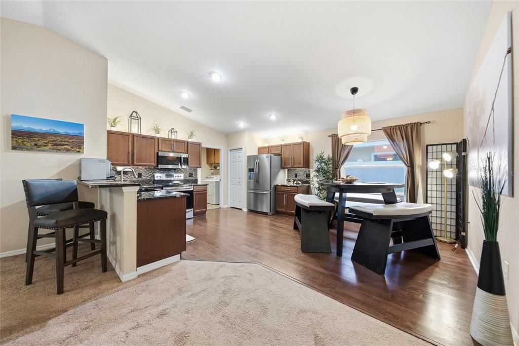 En Venta: $299,999 (3 camas, 2 baños, 1410 Pies cuadrados)