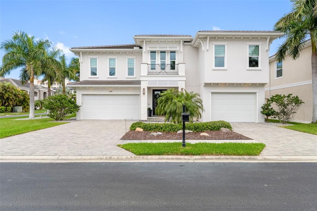 For Sale: $2,575,000 (4 beds, 4 baths, 3602 Square Feet)