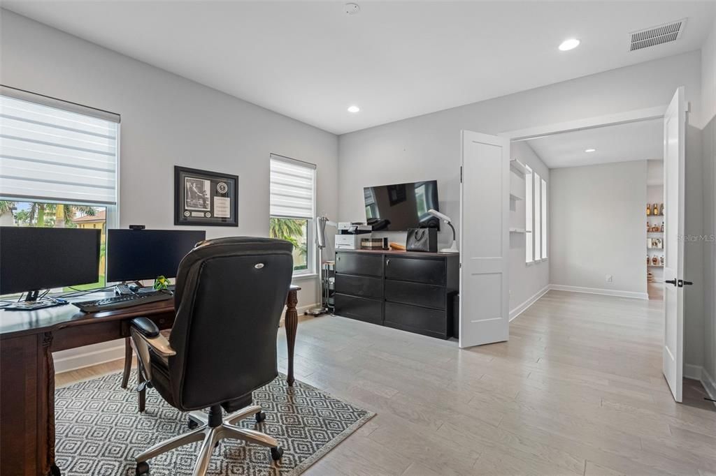 For Sale: $2,575,000 (4 beds, 4 baths, 3602 Square Feet)