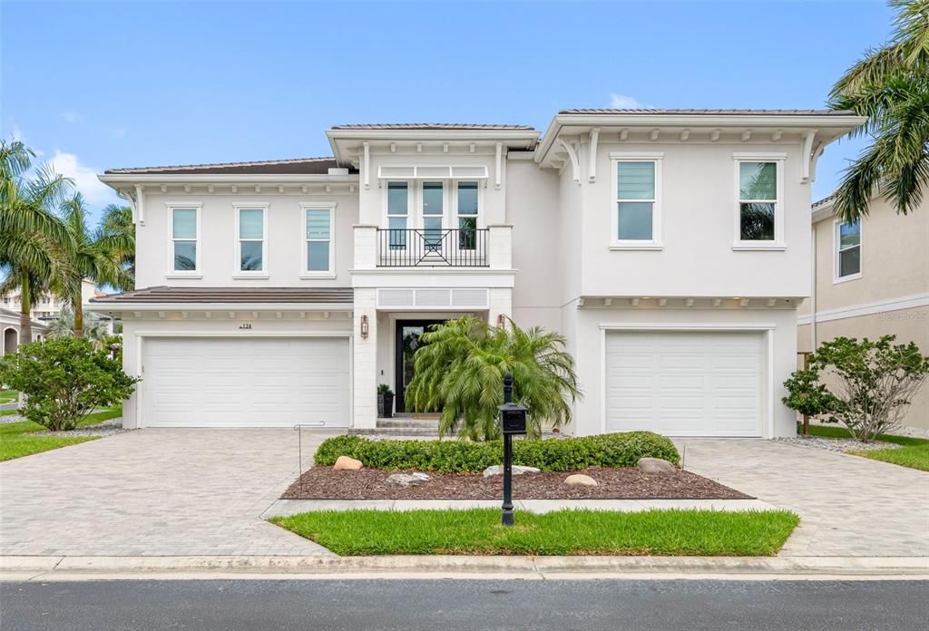 For Sale: $2,575,000 (4 beds, 4 baths, 3602 Square Feet)