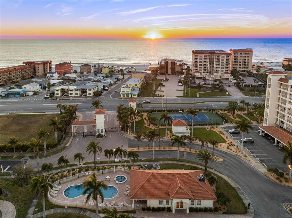 For Sale: $2,575,000 (4 beds, 4 baths, 3602 Square Feet)