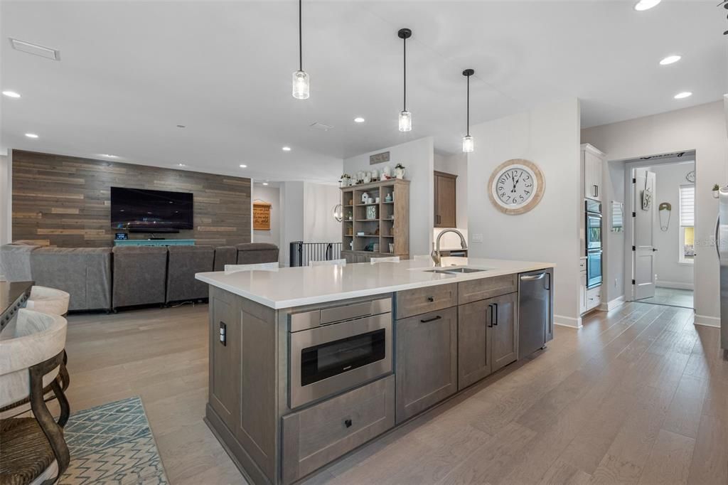 For Sale: $2,575,000 (4 beds, 4 baths, 3602 Square Feet)