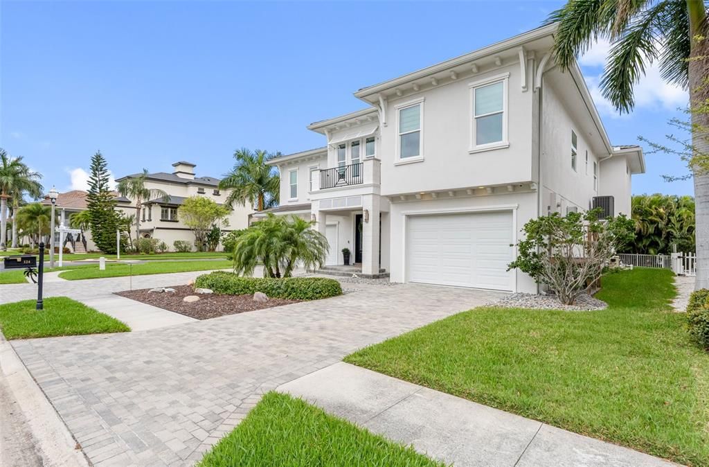 For Sale: $2,575,000 (4 beds, 4 baths, 3602 Square Feet)