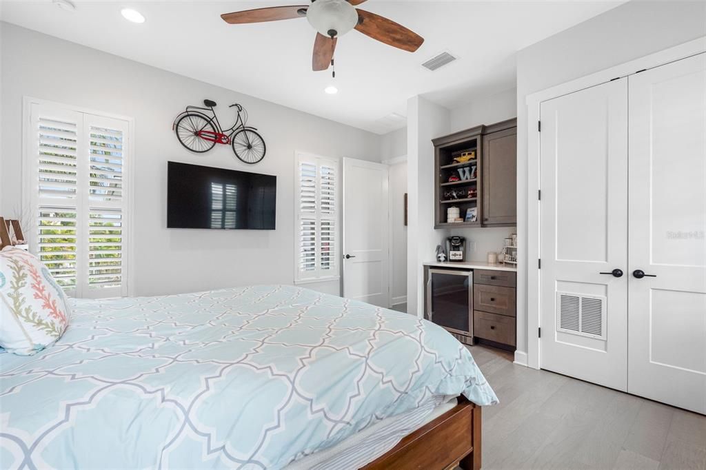 For Sale: $2,575,000 (4 beds, 4 baths, 3602 Square Feet)