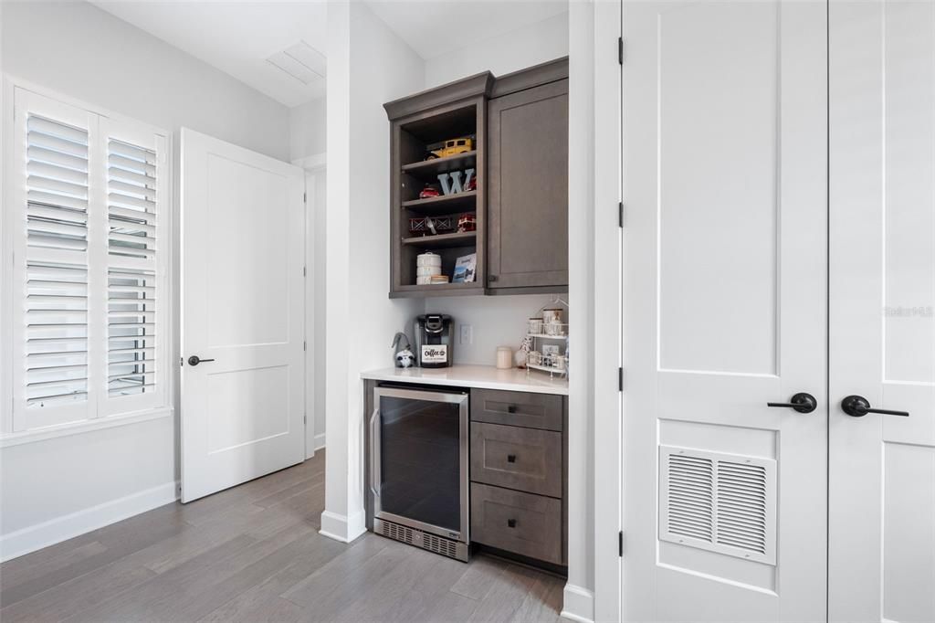 For Sale: $2,575,000 (4 beds, 4 baths, 3602 Square Feet)