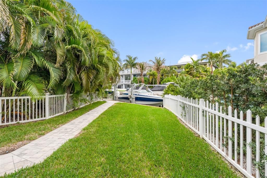 For Sale: $2,575,000 (4 beds, 4 baths, 3602 Square Feet)