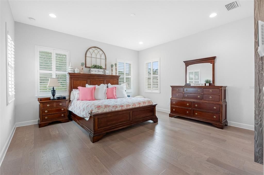 For Sale: $2,575,000 (4 beds, 4 baths, 3602 Square Feet)