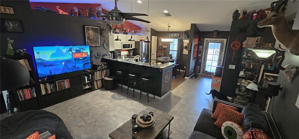 For Sale: $319,900 (3 beds, 2 baths, 1274 Square Feet)