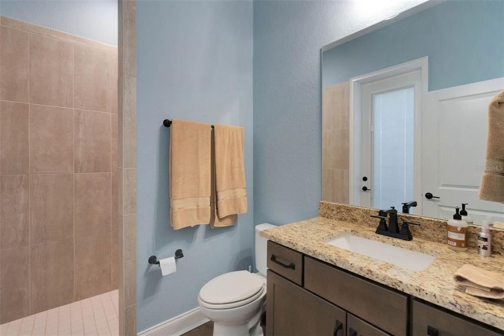 En Venta: $825,000 (4 camas, 3 baños, 3020 Pies cuadrados)