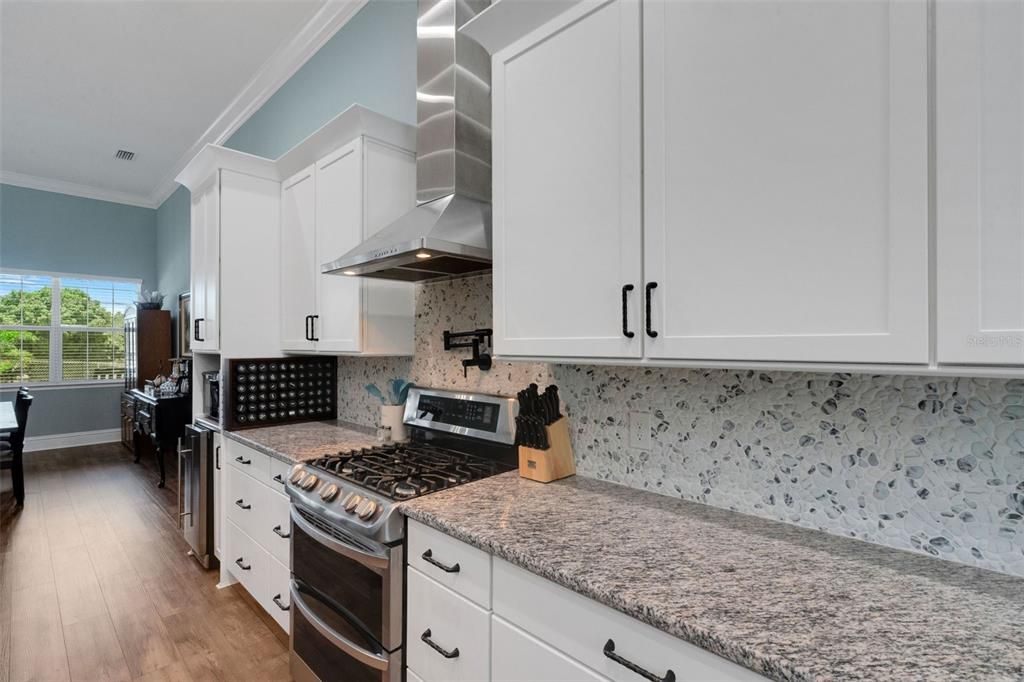 En Venta: $825,000 (4 camas, 3 baños, 3020 Pies cuadrados)